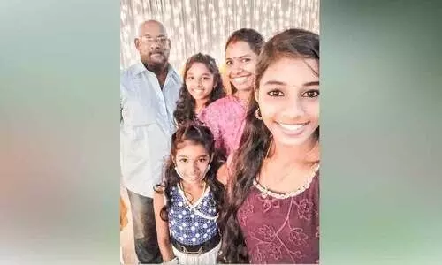 ദേശീയ പഞ്ചഗുസ്തിയിൽ മെഡലുകൾ വാരിക്കൂട്ടി സുരേഷ് മാധവനും കുടുംബവും ദേശീയ പഞ്ചഗുസ്തിയിൽ മെഡലുകൾ വാരിക്കൂട്ടി സുരേഷ് മാധവനും കുടുംബവും