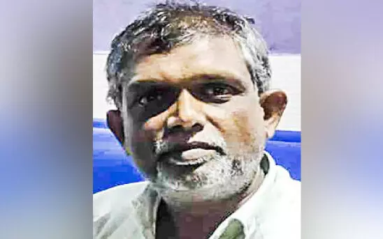 കൈക്കൂലി വാങ്ങുന്നതിനിടെ കെ.എസ്.ഇ.ബി ഉദ്യോഗസ്ഥൻ പിടിയിൽ കൈക്കൂലി വാങ്ങുന്നതിനിടെ കെ.എസ്.ഇ.ബി ഉദ്യോഗസ്ഥൻ പിടിയിൽ