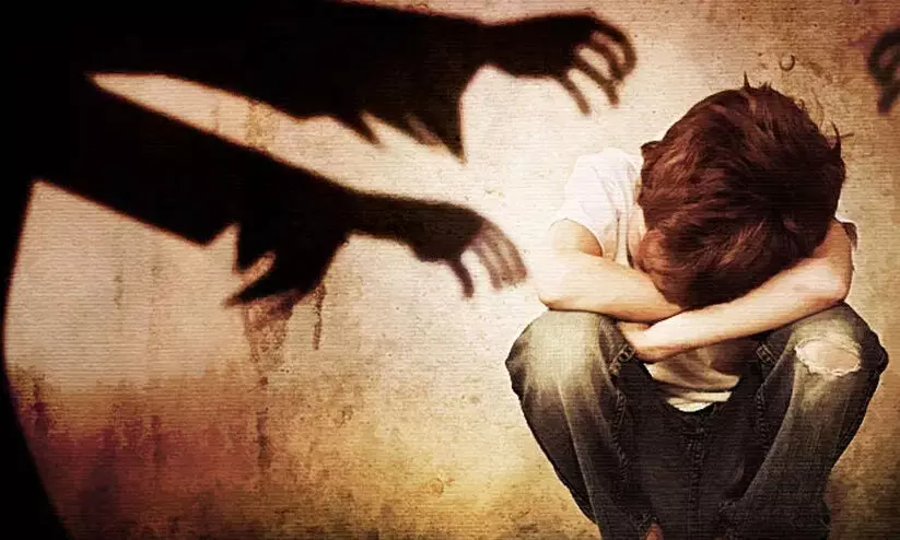 ബാർബർ ഷോപ്പിൽ വെച്ച് 10 വയസ്സുകാരനു നേരെ ലൈംഗികാതിക്രമം; പ്രതിക്ക് എട്ടുവർഷം കഠിനതടവും ഒരു ലക്ഷം പിഴയും