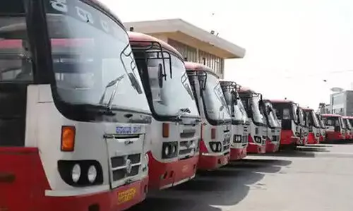 കർണാടക സർക്കാർ ബസുകളിൽ സൗജന്യ യാത്ര: സ്മാർട്ട് കാർഡ് നിബന്ധന ഒഴിവാക്കിയേക്കും