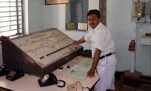 ട്രെയിൻ ദുരന്തം: സ്റ്റേഷൻ മാസ്റ്റർ ‘ഷരീഫ്’ ഒളിവിലെന്ന് വർഗീയ പ്രചാരണം; കള്ളം പൊളിച്ചടുക്കി ആൾട്ട് ന്യൂസ് -Fact Check