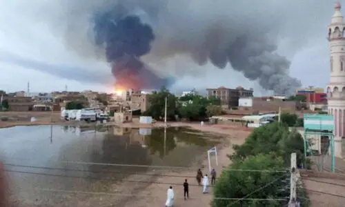 സു​ഡാ​നി​ലെ സൗ​ദി ന​യ​ത​ന്ത്ര കാ​ര്യാ​ല​യ​ങ്ങ​ൾ​ക്ക് നേ​രെ സാ​യു​ധാ​ക്ര​മ​ണം; അ​പ​ല​പി​ച്ച് വി​ദേ​ശ​കാ​ര്യ മ​ന്ത്രാ​ല​യം