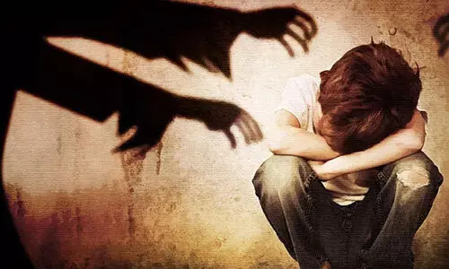 ബാർബർ ഷോപ്പിൽ വെച്ച് 10 വയസ്സുകാരനു നേരെ ലൈംഗികാതിക്രമം; പ്രതിക്ക് എട്ടുവർഷം കഠിനതടവും ഒരു ലക്ഷം പിഴയും