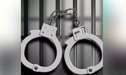 ഐ.​ഡി കാ​ർ​ഡി​ൽ കൃ​ത്രി​മം:  പ്ര​തി​ക​ൾ പി​ടി​യി​ൽ