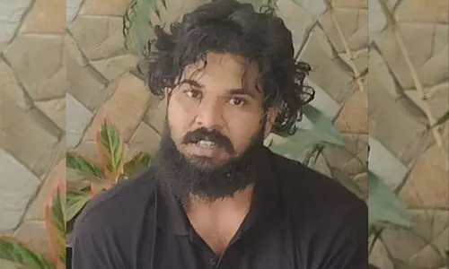 പട്ടാപ്പകൽ മോഷ്ടിച്ച സ്കൂട്ടറുമായി വീട്ടിൽ കയറി യുവാവിന്റെ പരാക്രമം; ഭയന്നുവിറച്ച സ്ത്രീകൾ ഓടിരക്ഷപ്പെട്ടു, നാട്ടുകാരെത്തി പ്രതിയെ പൂട്ടിയിട്ടു