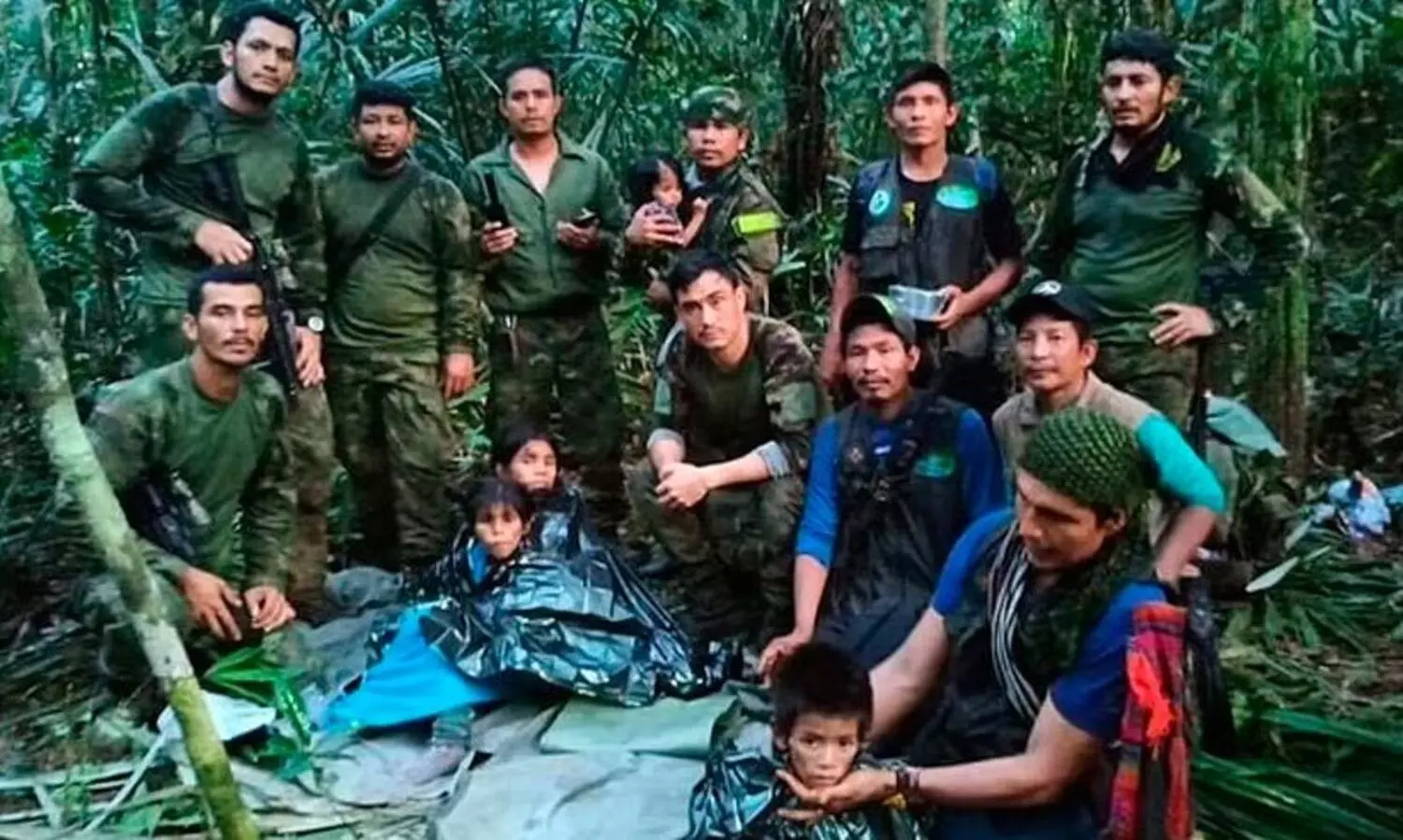 ഹെയർ റിബൺ ഉപയോഗിച്ച് ക്യാമ്പുകൾ നിർമിച്ചു.., വിഷമില്ലാത്ത പഴങ്ങൾ തേടിപിടിച്ച് ഭക്ഷിച്ചു.. മാവും കസവറൊട്ടിയും നൽകി; ആമസോൺ കാട്ടിലെ യാഥാർഥ ഹീറോ 13കാരി ലെസ്ലി