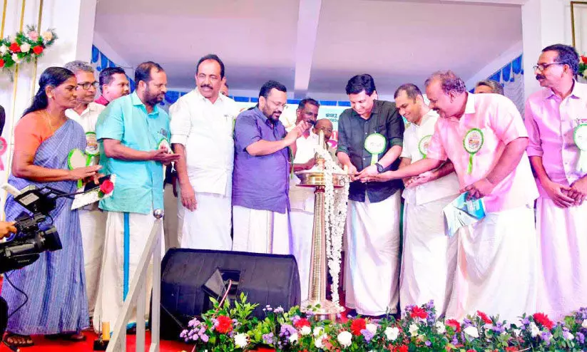 ദ്വീപുകൾ കൈകോർക്കുന്നു അഴീക്കോടിന് ഒരു പാലമകലെ മുനമ്പം