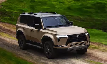 ഡിഫൻഡറേ... മസിൽ ലുക്കിൽ ലെക്സസ് ജി.എക്സ് മൂന്നാമൻ എത്തി ഡിഫൻഡറേ... മസിൽ ലുക്കിൽ ലെക്സസ് ജി.എക്സ് മൂന്നാമൻ എത്തി