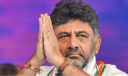 മ​ന്ത്രി​മാ​ർ​ക്ക് ജി​ല്ല​ക​ളു​ടെ ചു​മ​ത​ല​യാ​യി; ബം​ഗ​ളൂ​രു​വി​ൽ ഡി.​കെ. ശി​വ​കു​മാ​ർ