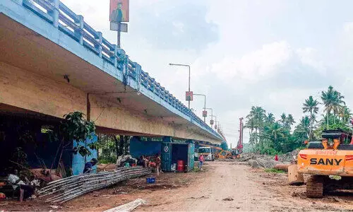 നിർമാണത്തിൽ അപാകത: വരാപ്പുഴയിലെ പാലം നിർമാണം നിർത്തിവെച്ചു