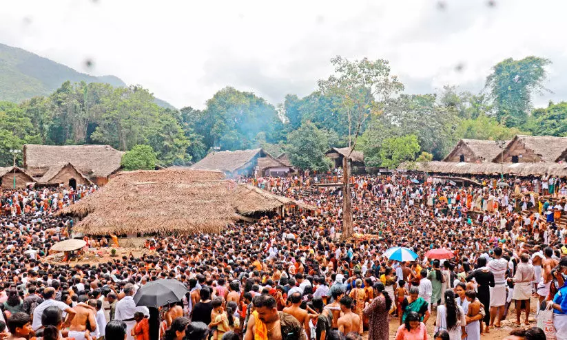 കൊട്ടിയൂരിൽ തീർഥാടക പ്രവാഹം