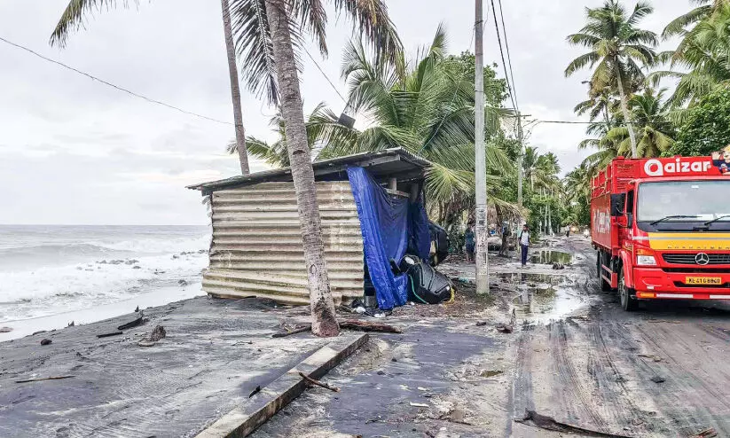 കടൽ ഇളകിത്തുടങ്ങി; ആറാട്ടുപുഴ, തൃക്കുന്നപ്പുഴ പഞ്ചായത്തുകളിലെ തീരവാസികൾക്ക് ഇനി ദുരിത നാളുകൾ