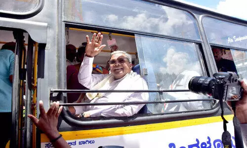 ആ​വേ​ശ​മാ​യി സ്​​ത്രീ​ശ​ക്തി യാ​ത്ര പ​ദ്ധ​തി സാ​മൂ​ഹി​ക​നീ​തി​ക്കാ​യി -സി​ദ്ധ​രാ​മ​യ്യ