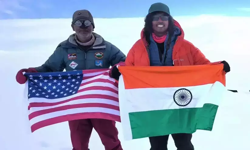 ഈ സർക്കാർ ഉദ്യോഗസ്ഥൻ ചില്ലറക്കാരനല്ല; എവറസ്റ്റിനും കിളിമഞ്ചാരോക്കും ശേഷം മൗണ്ട് ദെനാലിയും കീഴടക്കിയ മലയാളി