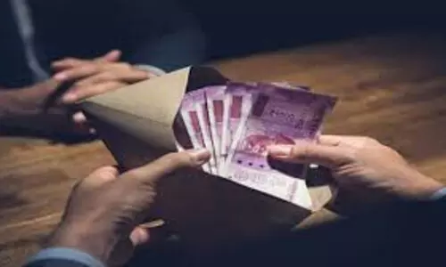 കൈക്കൂലി വാങ്ങിയതിന് അച്ചടക്ക നടപടി: അട്ടപ്പാടി താലൂക്ക് സര്‍വെയറെ സസ്പെന്‍ഡ് ചെയ്തു