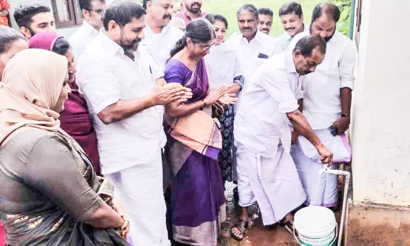 1500 കുടുംബങ്ങൾക്ക് സൗജന്യ ശുദ്ധജല കണക്ഷന് മൂവാറ്റുപുഴയിൽ അമൃത് കുടിവെള്ള പദ്ധതിക്ക് തുടക്കം 1500 കുടുംബങ്ങൾക്ക് സൗജന്യ ശുദ്ധജല കണക്ഷന് മൂവാറ്റുപുഴയിൽ അമൃത് കുടിവെള്ള പദ്ധതിക്ക് തുടക്കം