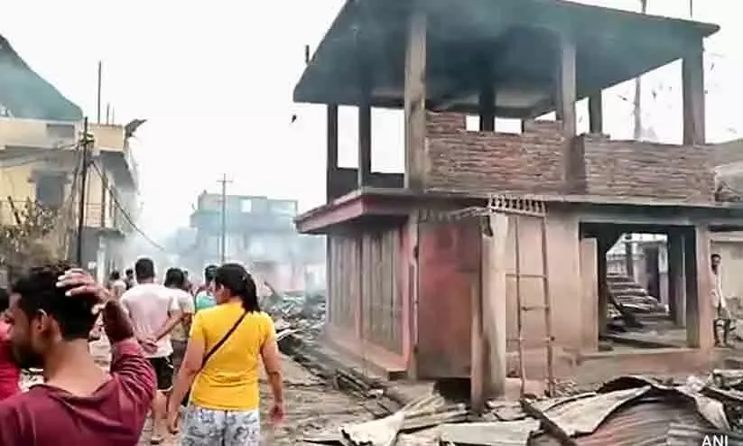 മണിപ്പൂരിൽ കലാപം തുടരുന്നു; 9 പേർ കൊല്ലപ്പെട്ടു; നിരവധി പേർക്ക് പരിക്ക് | 9 killed, 10 injured in fresh flare-up in ethnic violence-hit Manipur | Madhyamam