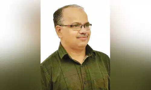 ശാ​സ്ത്ര-​ജ്യോ​തി​ശാ​സ്ത്ര മി​ക​വി​ലൂ​ടെ ഇ​ല്യാ​സ് പെ​രി​മ്പ​ലം