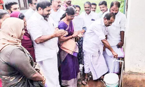 1500 കുടുംബങ്ങൾക്ക് സൗജന്യ ശുദ്ധജല കണക്ഷന് മൂവാറ്റുപുഴയിൽ അമൃത് കുടിവെള്ള പദ്ധതിക്ക് തുടക്കം 1500 കുടുംബങ്ങൾക്ക് സൗജന്യ ശുദ്ധജല കണക്ഷന് മൂവാറ്റുപുഴയിൽ അമൃത് കുടിവെള്ള പദ്ധതിക്ക് തുടക്കം