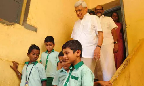 കാരാട്ട് വീണ്ടും ആ ക്ലാസ് മുറിയിലെത്തി; ഏഴ് പതിറ്റാണ്ടിനുശേഷം