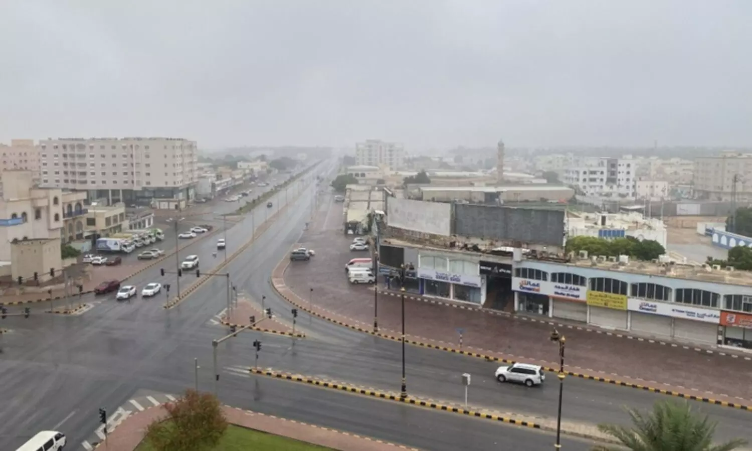 ഖരീഫ്​ വരവറിയിച്ച്​ സലാലയിൽ ചാറ്റൽ മഴ