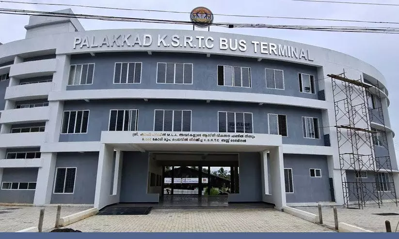 കെ.​എ​സ്.​ആ​ർ.​ടി.​സി സ്റ്റാ​ൻ​ഡി​ലെ വ്യാ​പാ​രം അ​ന​ധി​കൃ​ത​മെ​ന്ന് ന​ഗ​ര​സ​ഭ കൗ​ൺ​സി​ൽ