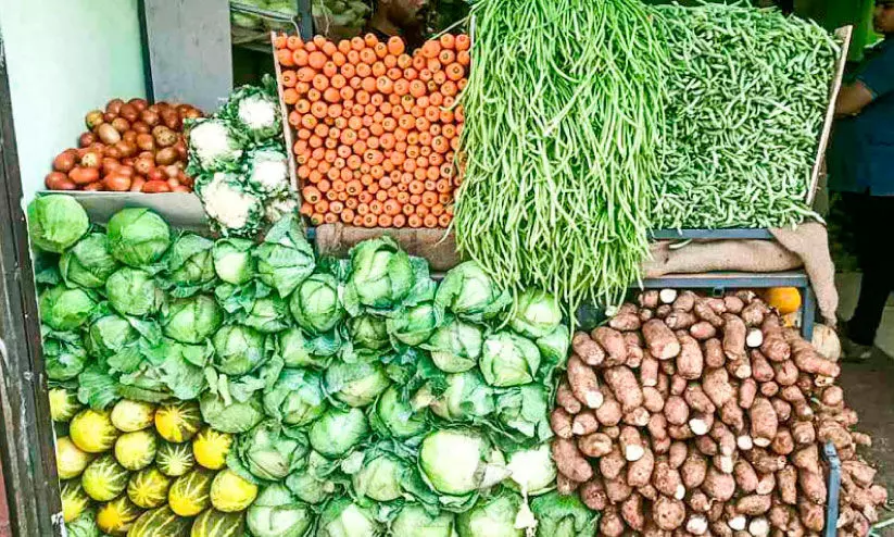 പച്ചക്കറിക്കായത്തട്ടിൽ വിലക്കയറ്റം പച്ചക്കറിക്കായത്തട്ടിൽ വിലക്കയറ്റം