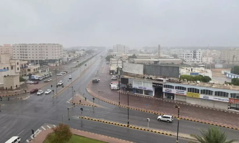 ഖരീഫ് വരവറിയിച്ച് സലാലയിൽ ചാറ്റൽ മഴ ഖരീഫ് വരവറിയിച്ച് സലാലയിൽ ചാറ്റൽ മഴ