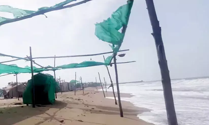 ബിപോർജോയ് ഗുജറാത്ത് തീരത്തേക്ക്; അതിജാഗ്രത; ഒരുലക്ഷം പേരെ മാറ്റിപ്പാർപ്പിച്ചു