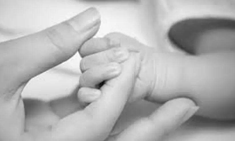 ജീവനോടെ കുഴിച്ചുമൂടിയ നവജാത ശിശുവിനെ കർഷക ദമ്പതികൾ രക്ഷപ്പെടുത്തി