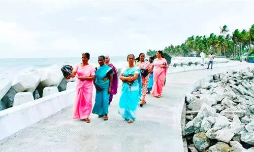 കാലവർഷം: ചെല്ലാനം തീരം ആഹ്ലാദത്തിൽ; ഒപ്പം ആശങ്കയിലും