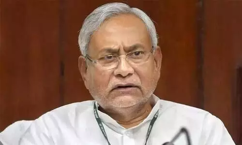 ബിഹാര് മുഖ്യമന്ത്രി നിതീഷ് കുമാറിന് നേരേ ‘ആക്രമണ ശ്രമം’; പാഞ്ഞടുത്ത് ബൈക്കുകളിൽനിന്ന് രക്ഷപ്പെട്ടത് തലനാരിഴക്ക് ബിഹാര് മുഖ്യമന്ത്രി നിതീഷ് കുമാറിന് നേരേ ‘ആക്രമണ ശ്രമം’; പാഞ്ഞടുത്ത് ബൈക്കുകളിൽനിന്ന് രക്ഷപ്പെട്ടത് തലനാരിഴക്ക്