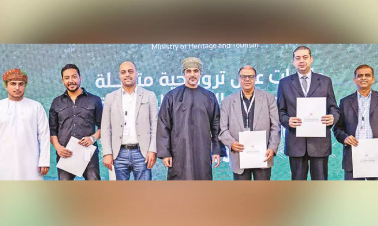 ഒമാന്‍റെ പ്രകൃതിഭംഗി വരച്ചു​കാട്ടി സൗദിയിൽ റോഡ്​ ഷോ