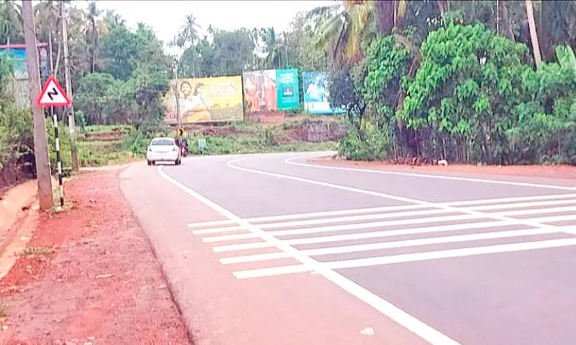 നവീകരിച്ച സംസ്ഥാനപാത കുരുതിക്കളമാകുന്നു നവീകരിച്ച സംസ്ഥാനപാത കുരുതിക്കളമാകുന്നു