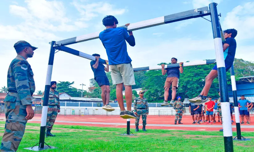 അഗ്നിവീർ റിക്രൂട്ട്മെന്റ് റാലിക്ക് തലശ്ശേരിയിൽ തുടക്കം അഗ്നിവീർ റിക്രൂട്ട്മെന്റ് റാലിക്ക് തലശ്ശേരിയിൽ തുടക്കം
