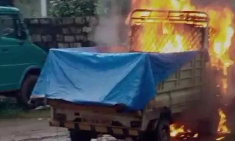 van caught firee 8976a van caught firee 8976a