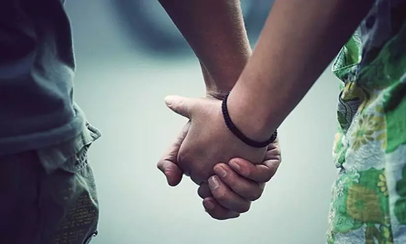 സമ്മതത്തോടെയുള്ള ലൈംഗികബന്ധം; പ്രായപരിധി കുറക്കാൻ ചർച്ച സമ്മതത്തോടെയുള്ള ലൈംഗികബന്ധം; പ്രായപരിധി കുറക്കാൻ ചർച്ച