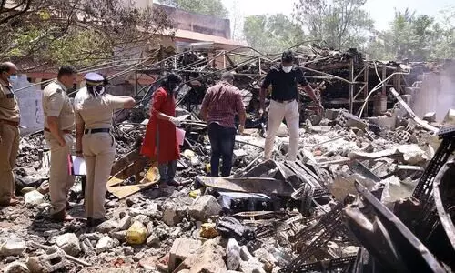 മരുന്നുശാലകളിലെ തീപിടിത്തത്തിന് ഒരുമാസം:കത്തിപ്പടർച്ചക്ക് ഉത്തരമില്ല, അന്വേഷണവും വഴിപാട്