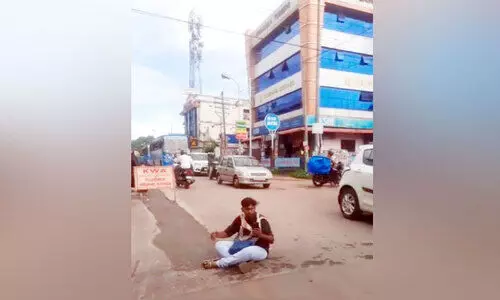 വാ​ട്ട​ര്‍ അ​തോ​റ​ിറ്റി​യു​ടെ ‘ച​തി​ക്കു​ഴി’​യി​ൽ വീ​ണ യു​വാ​വ്