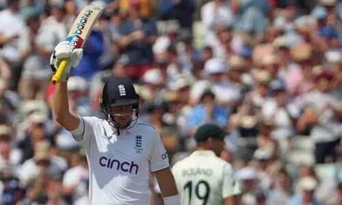 ആഷസ്: ജോ റൂട്ടിന് സെഞ്ച്വറി; 393ന് ഡിക്ലയർ ചെയ്ത് ഇംഗ്ലണ്ട്