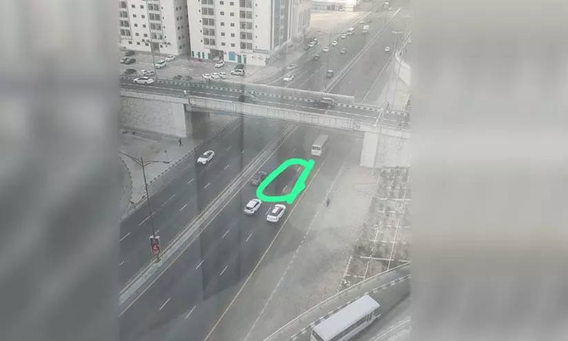 മേൽപാലത്തിൽനിന്ന് ചാടിയ ഇന്ത്യക്കാരൻ മരിച്ചു മേൽപാലത്തിൽനിന്ന് ചാടിയ ഇന്ത്യക്കാരൻ മരിച്ചു