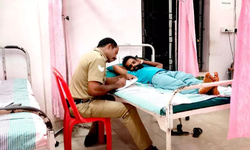 യുവാവിനെ മർദിച്ച കേസിൽ നാലംഗ സംഘം പിടിയിൽ യുവാവിനെ മർദിച്ച കേസിൽ നാലംഗ സംഘം പിടിയിൽ