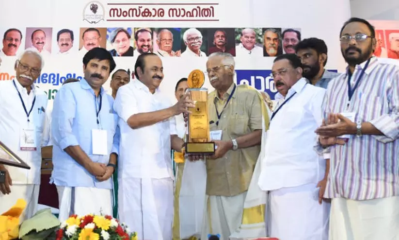 കേന്ദ്രവും കേരളവും ഭരിക്കുന്നത് ഭയമാണെന്ന് ടി. പത്മനാഭന് കേന്ദ്രവും കേരളവും ഭരിക്കുന്നത് ഭയമാണെന്ന് ടി. പത്മനാഭന്