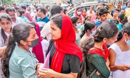 നീറ്റിനു വേണ്ടി​   ഇത്ര നെഞ്ച്​ നീറ്റണോ?