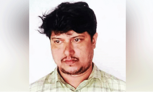 ബൈ​ക്കി​ൽ ക​ട​ത്തു​ക​യാ​യി​രു​ന്ന കു​ഴ​ൽ പ​ണം പി​ടി​കൂ​ടി