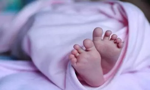 മുലപ്പാൽ തൊണ്ടയിൽ കുടുങ്ങി പിഞ്ചുകുഞ്ഞ് മരിച്ചു