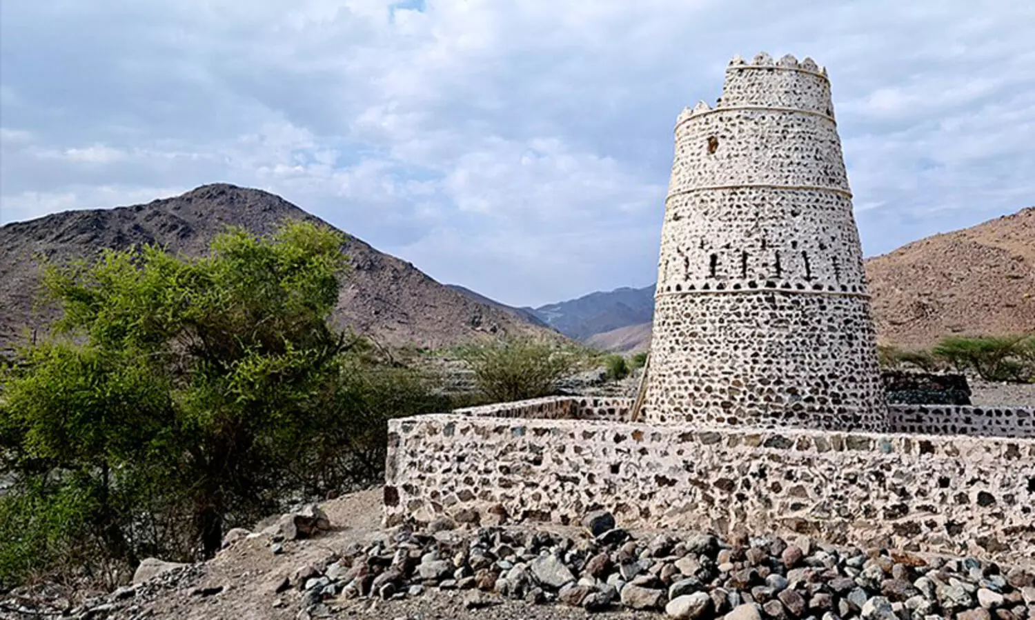 താഴ്വാരങ്ങളുടെ  ചരിത്ര മർമരങ്ങൾ