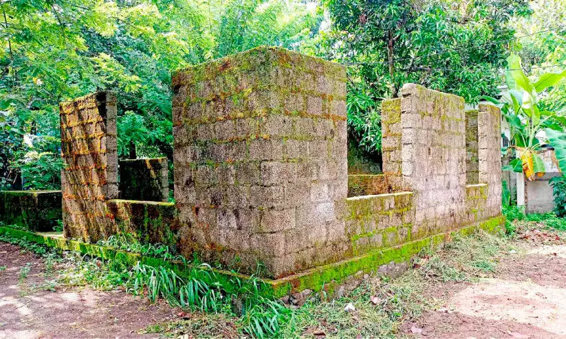 പ​ണി പൂ​ർ​ത്തി​യാ​കാ​തെ ഭാ​വ​ന അം​ഗ​ൻ​വാ​ടി