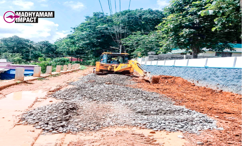 ചളിക്കുണ്ടായ പാത സഞ്ചാരയോഗ്യമാക്കാൻ നടപടി തുടങ്ങി
