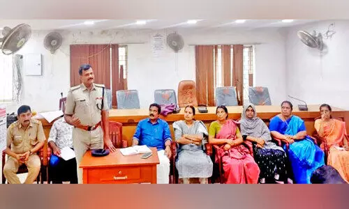 കുന്ദമംഗലം അങ്ങാടിയിൽ പാർക്കിങ് സൗകര്യമില്ല: യാത്രക്കാരും കച്ചവടക്കാരും നട്ടം തിരിയുന്നു